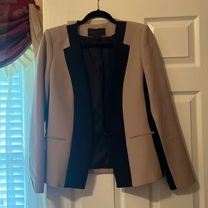 Two tone size M BCBGMAXAZRIA blazer in black and beige - like new, hardly used